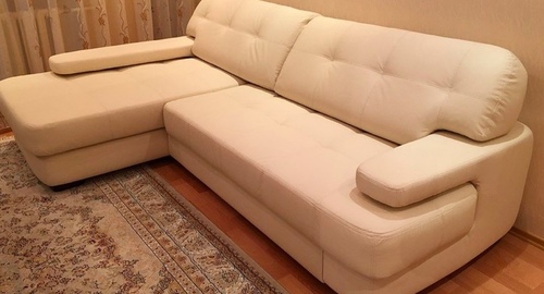 Обивка углового дивана.  Западная Двина