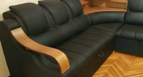 Перетяжка кожаного дивана. Западная Двина
